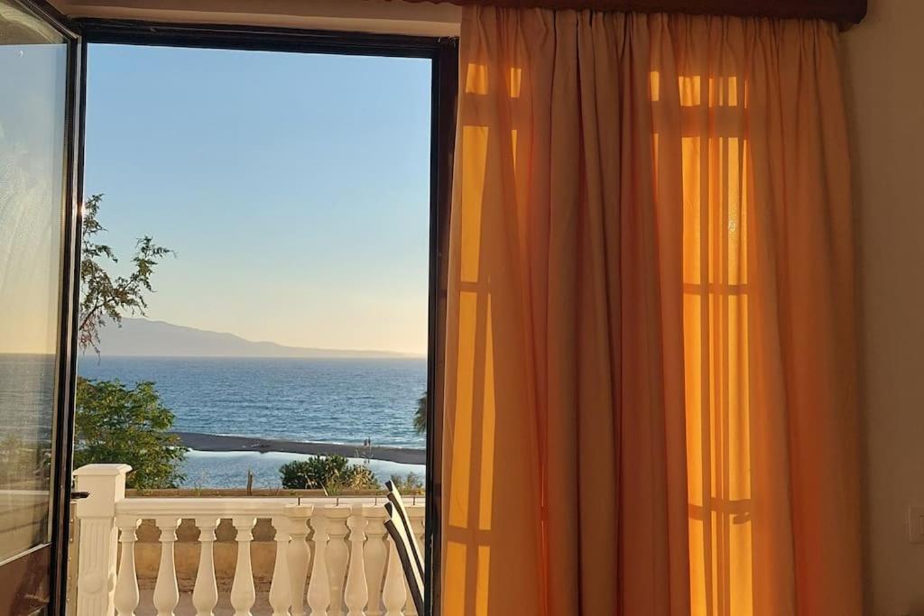 Apartment Tinka In Saranda Екстер'єр фото