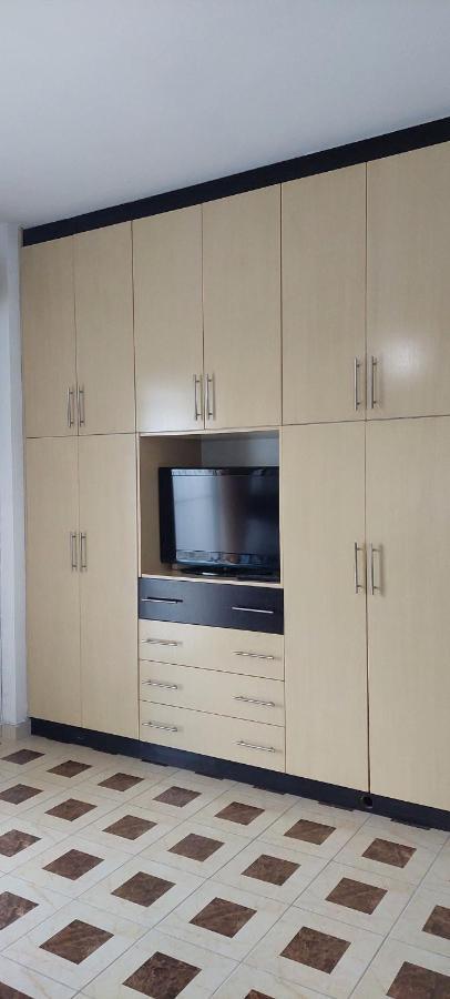 Apartment Tinka In Saranda Екстер'єр фото