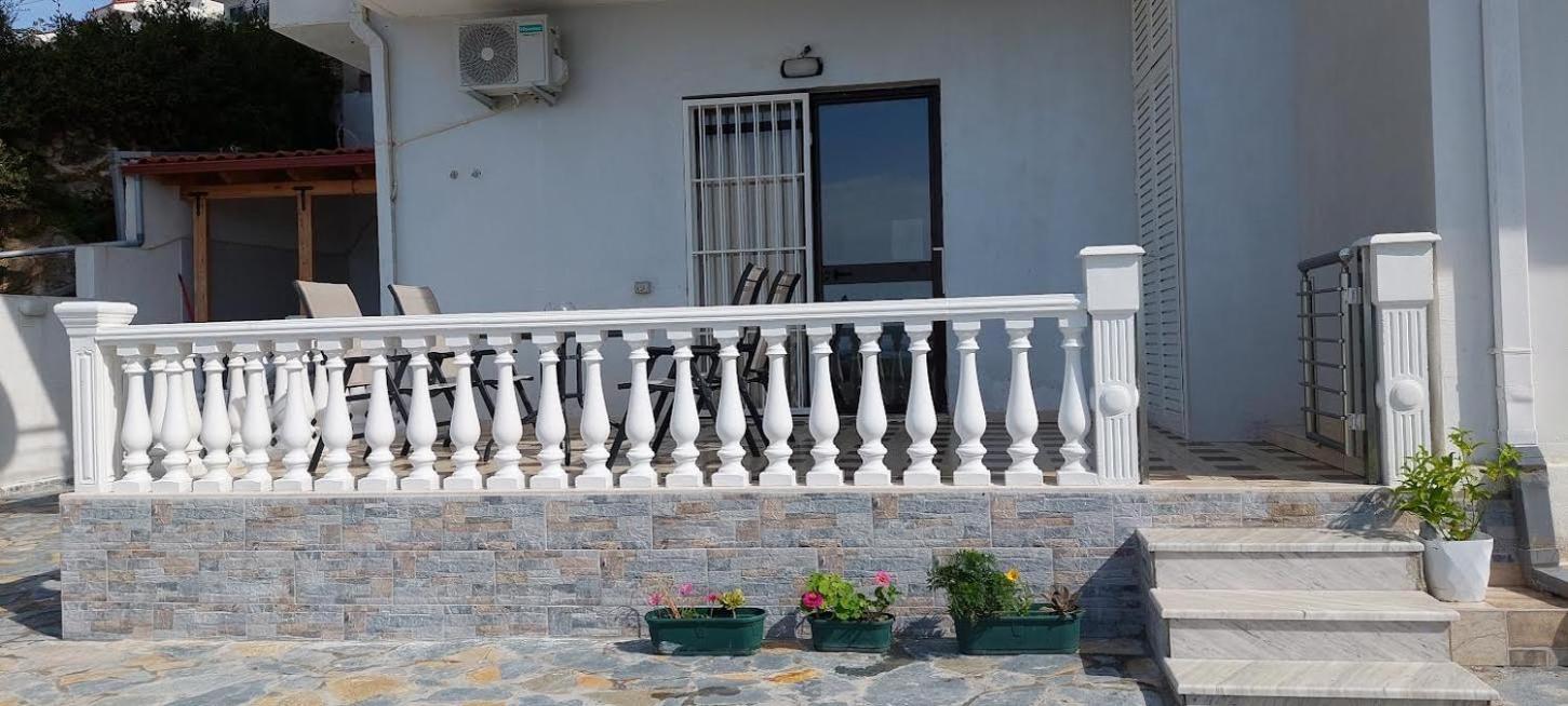 Apartment Tinka In Saranda Екстер'єр фото