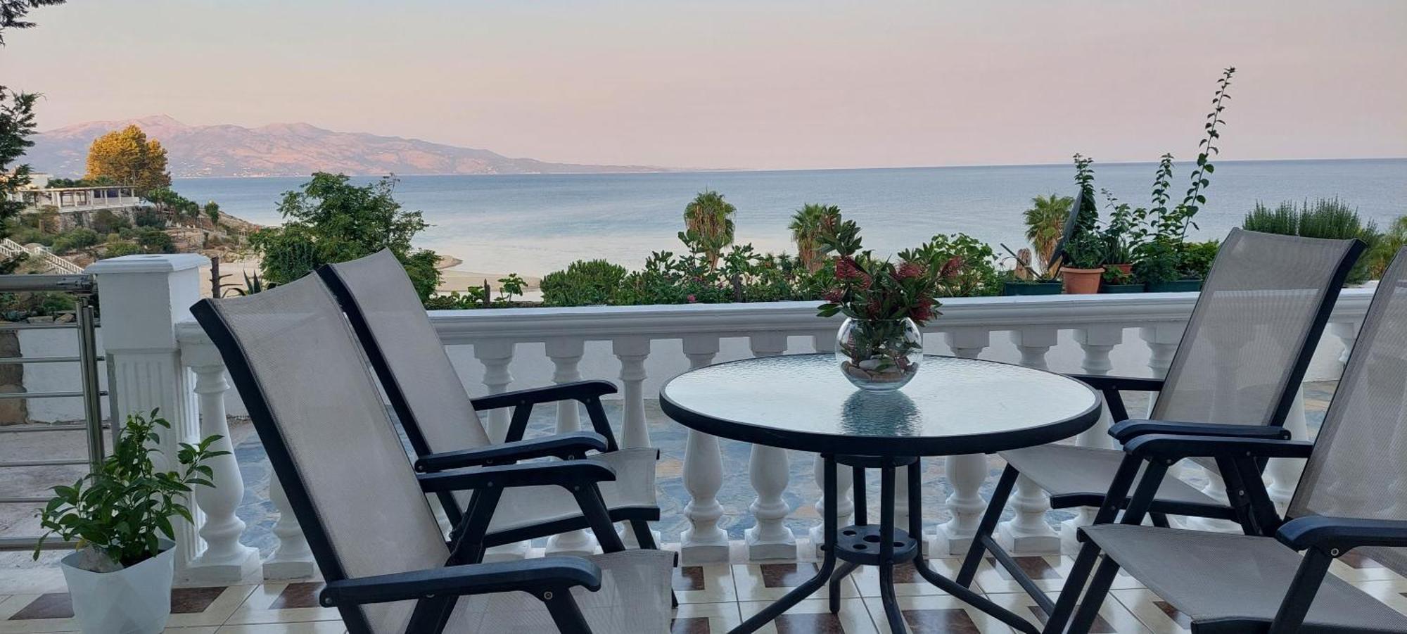 Apartment Tinka In Saranda Екстер'єр фото